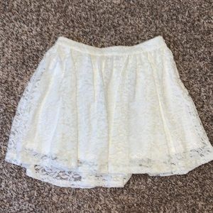 🤍white lace skirt